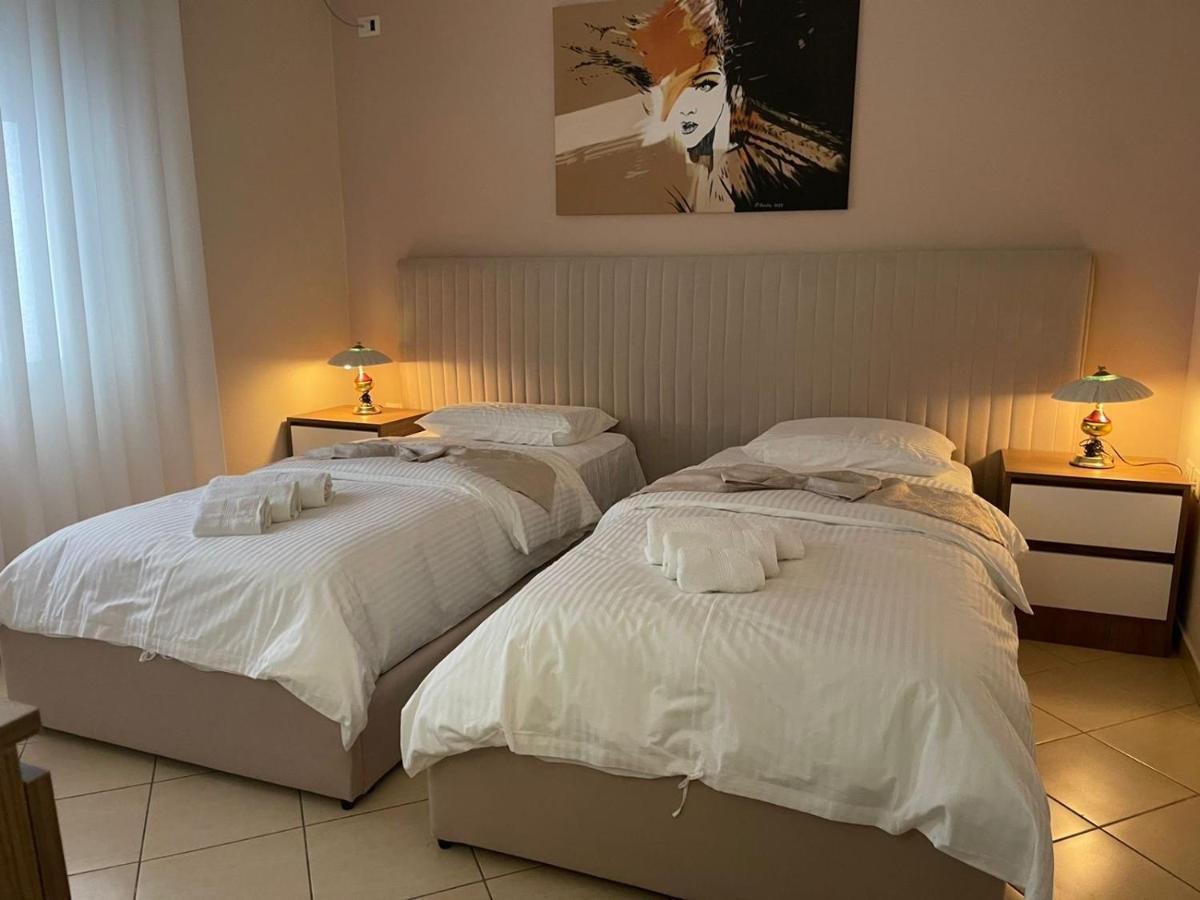 Kejsi Apartments Тирана Екстер'єр фото